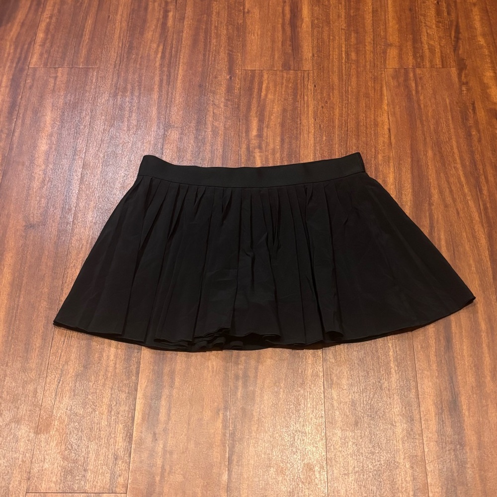 Aritzia TnAction Tennis Micro Skirt